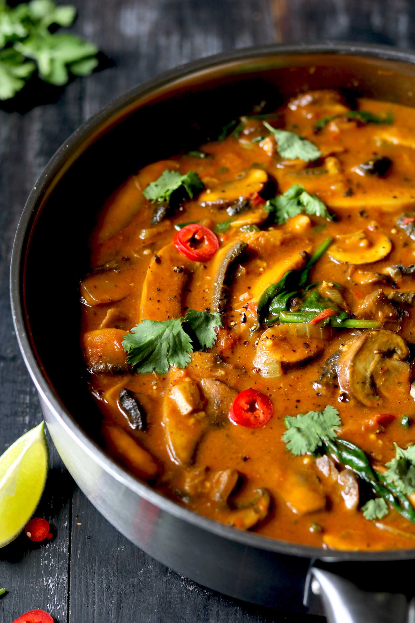 Chestnut Mushroom and Chickpea Curry