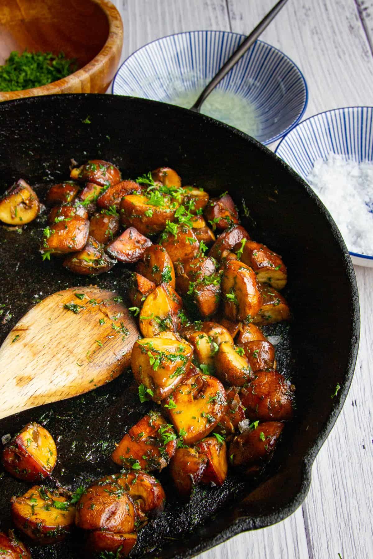 Garlic Butter Chestnut Mushrooms