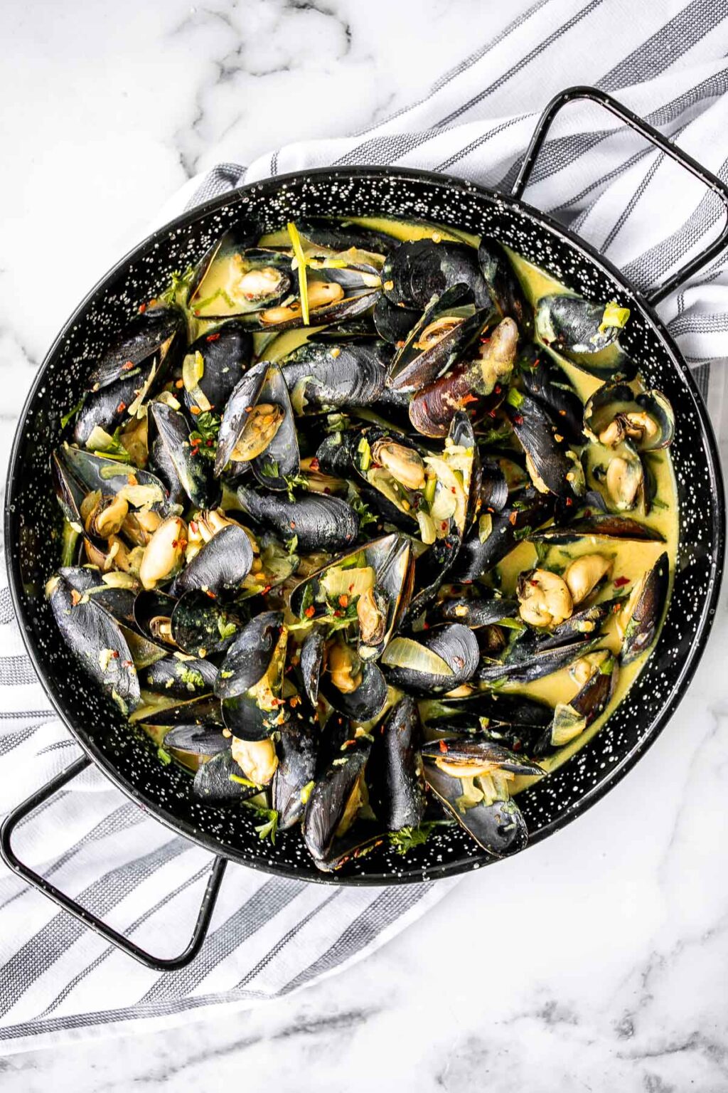 Thai Yellow Curry Mussels