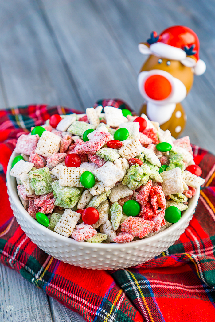 Reindeer Chow (Christmas Puppy Chow)