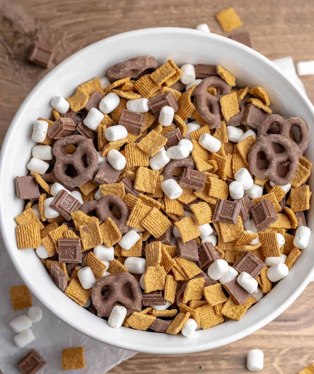S’mores Christmas Trail Mix