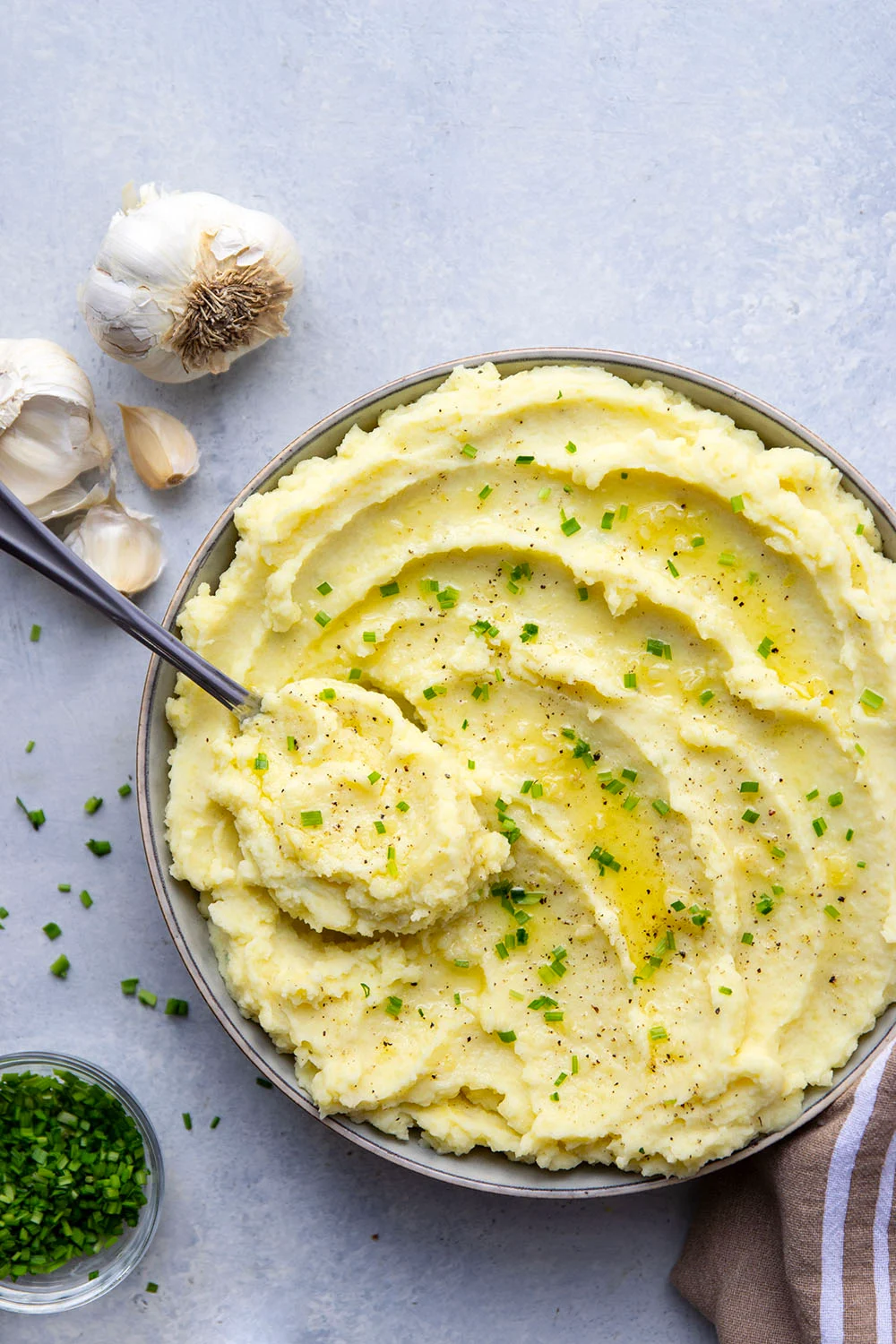Creamy Mashed Potatoes with Garlic Butter