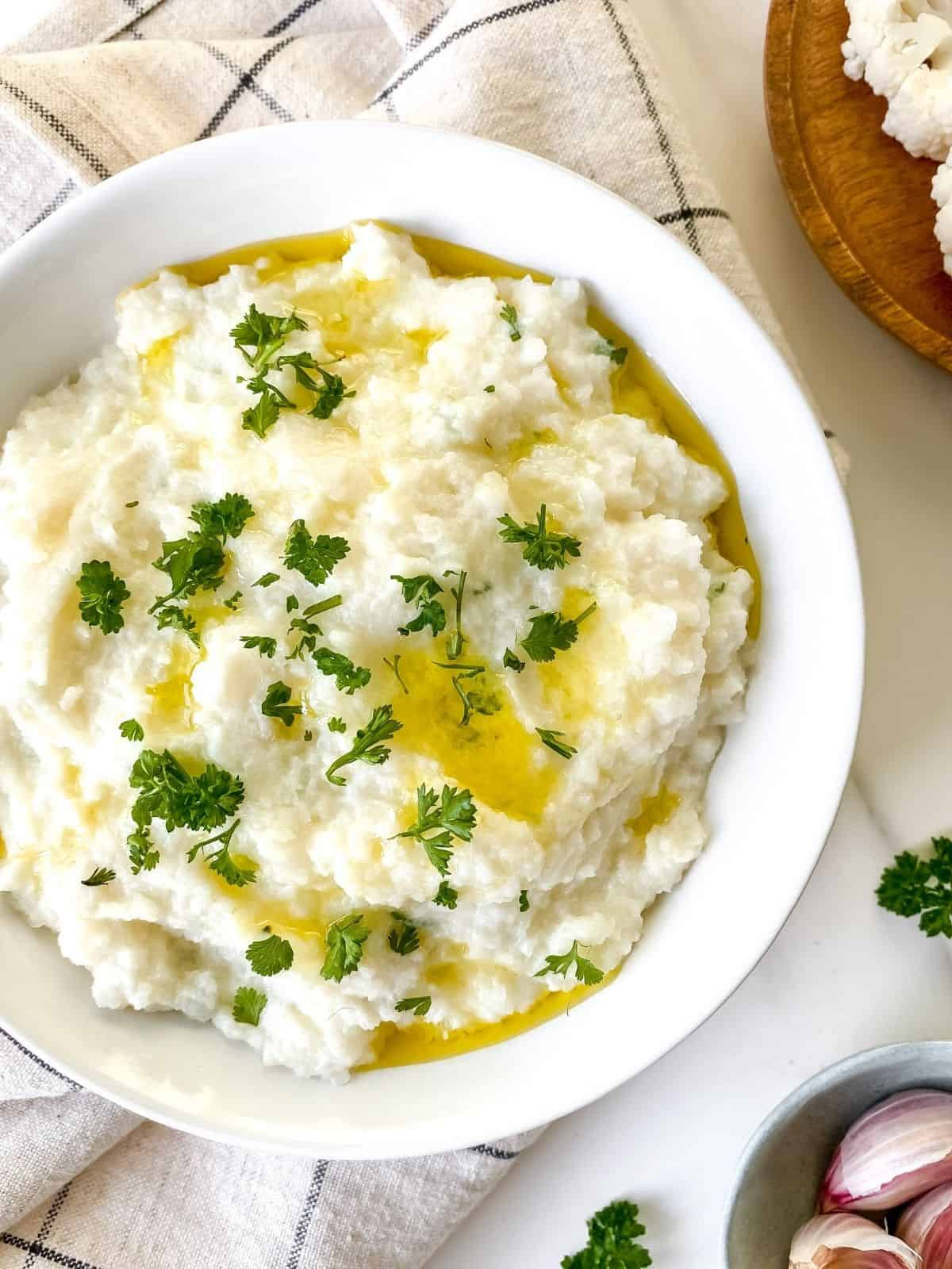 Cheesy" Jalapeño Cauliflower Mash