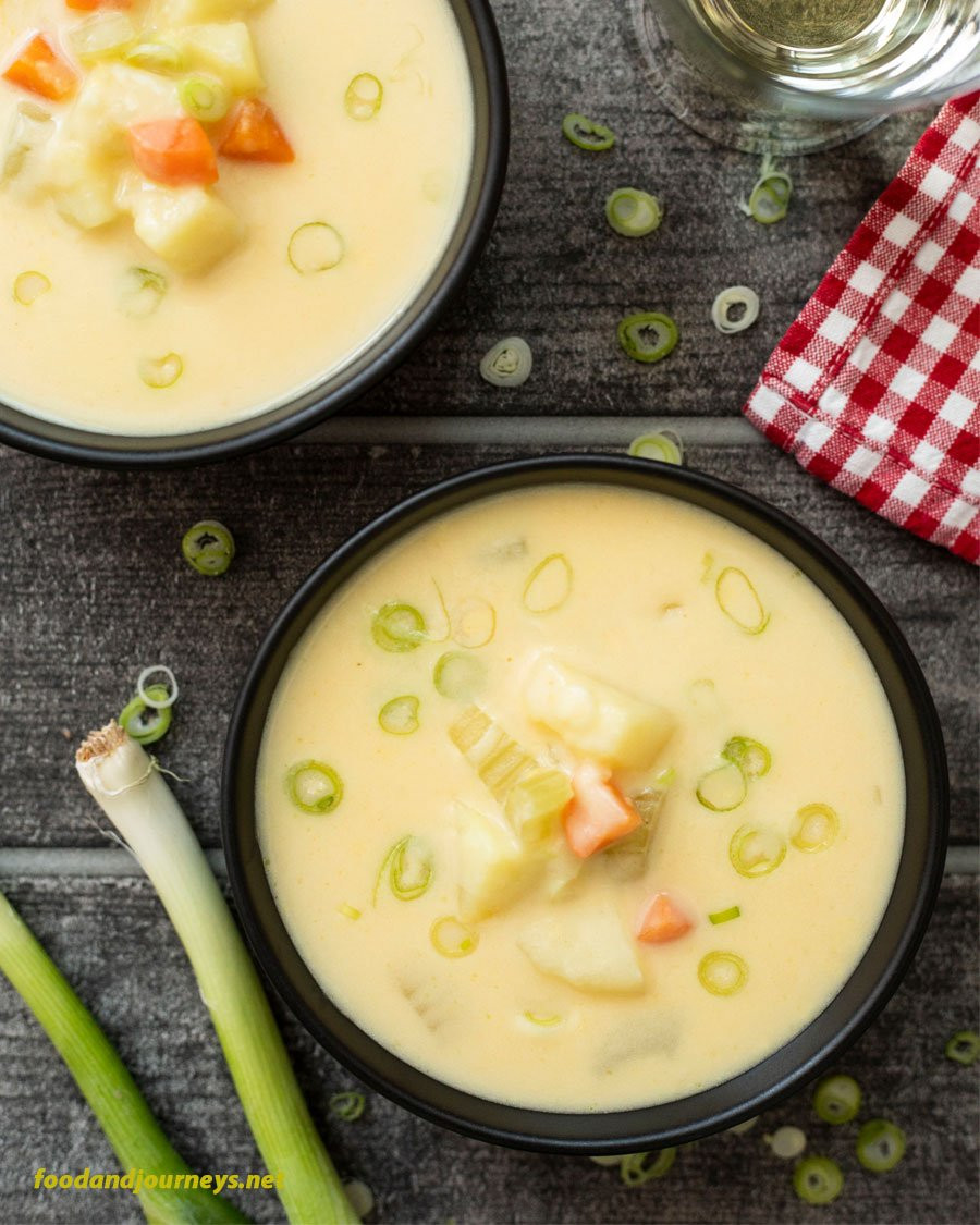 German Potato Soup (Kartoffelsuppe)