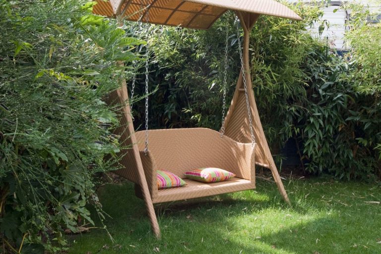 Super Cozy Backyard Swing Ideas To Copy
