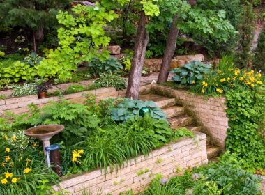 Awesome Retaining Wall Flower Bed Ideas You'll Love