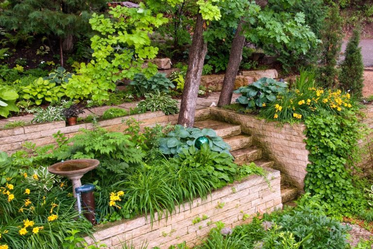Awesome Retaining Wall Flower Bed Ideas You'll Love