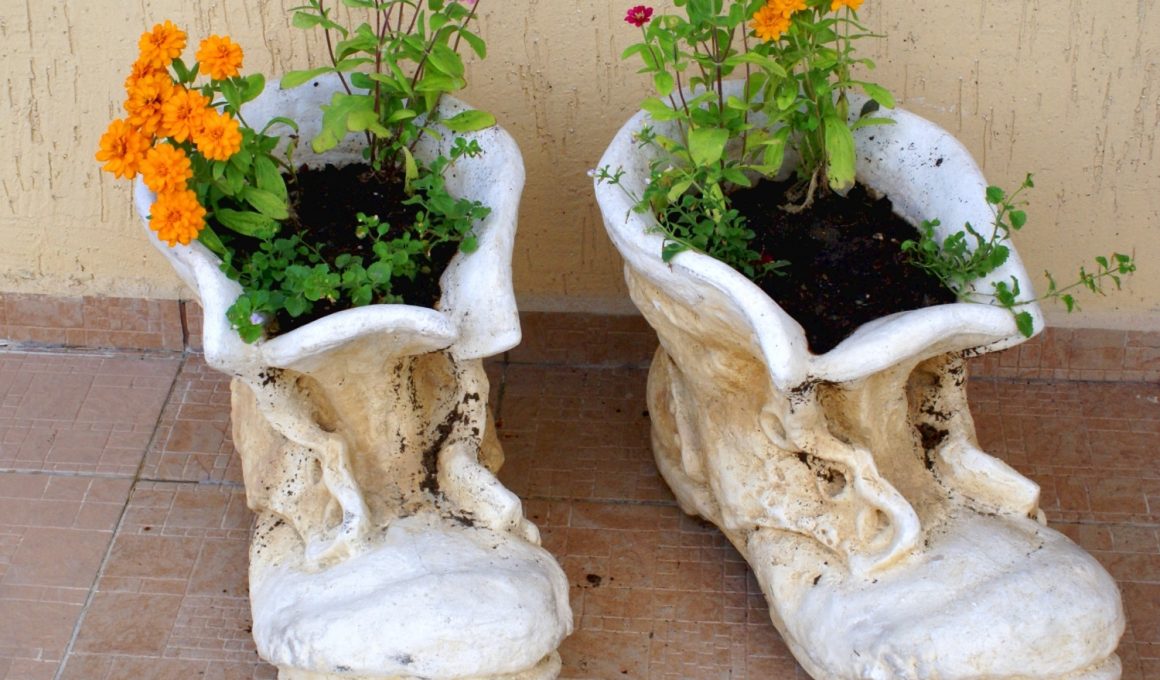 DIY Garden Cement Crafts That Are Useful