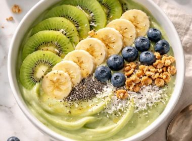 Kiwi Smoothie Bowl