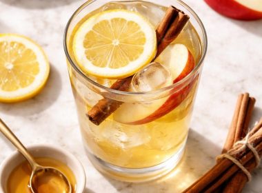 Apple Vinegar Detox Drink