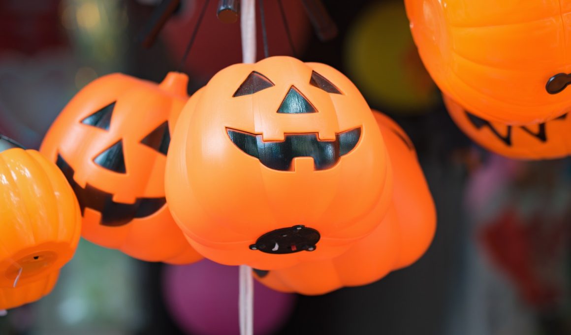 Plastic Pumpkin Decorating Ideas