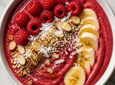 Raspberry Smoothie Bowl